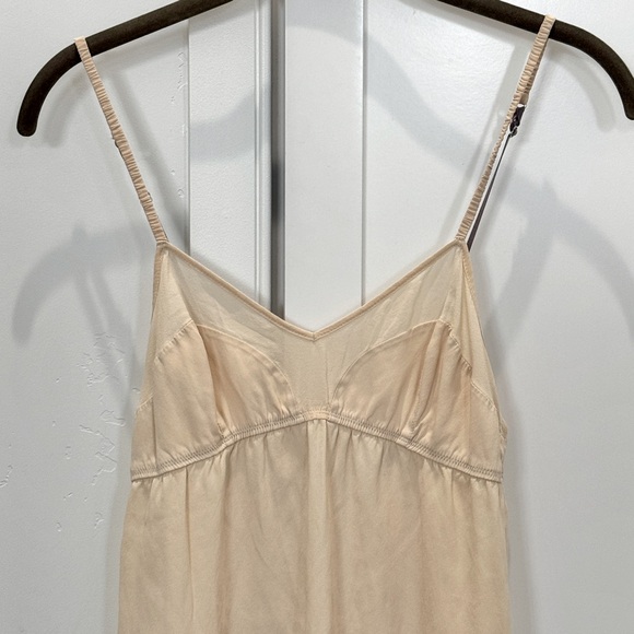 Beige Slip With Clasp Closure XS - Picture 2 of 3